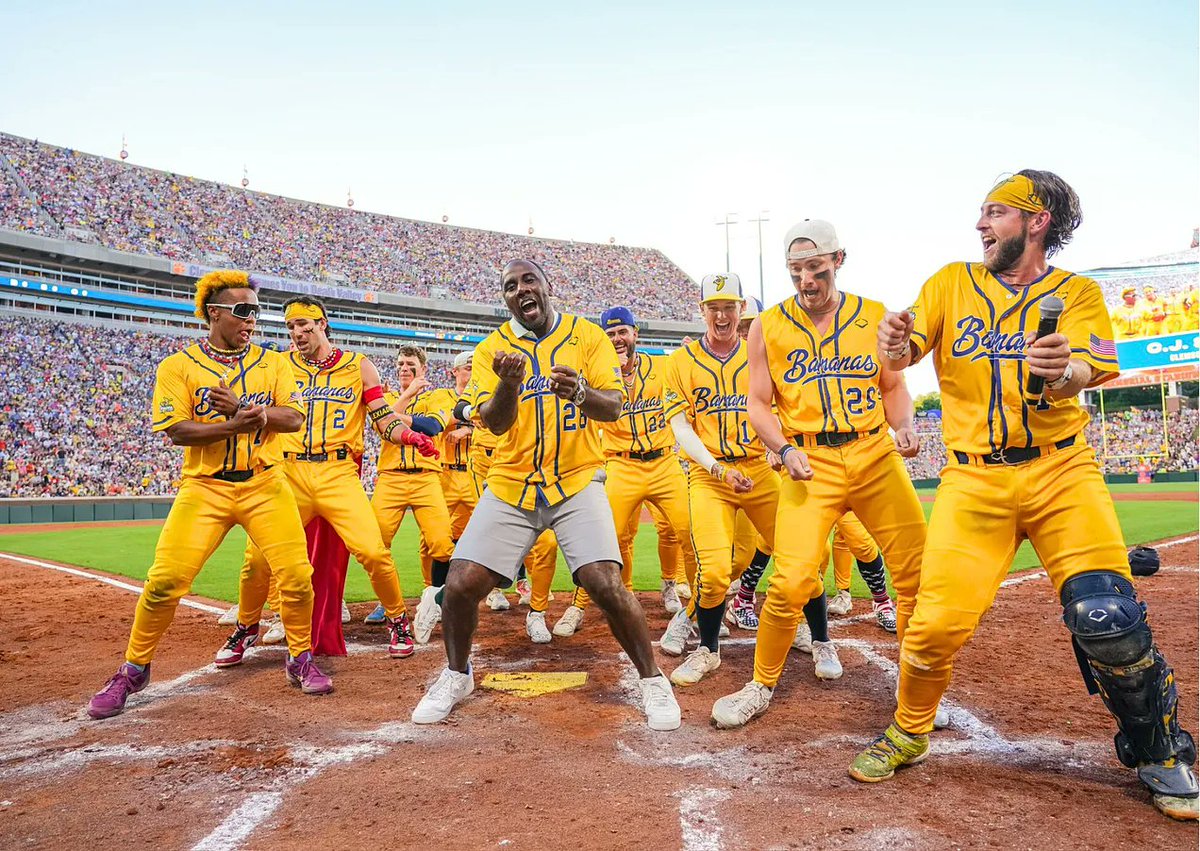 JoePompliano's tweet image. The Savannah Bananas just released a 2025 business update (and the details are wild).

Here's what you need to know:

1. The Bananas played 113 games across college, minor league, MLB, and NFL stadiums

• 2.2 million tickets sold
• 91% ticket redemption rate

If you multiply…