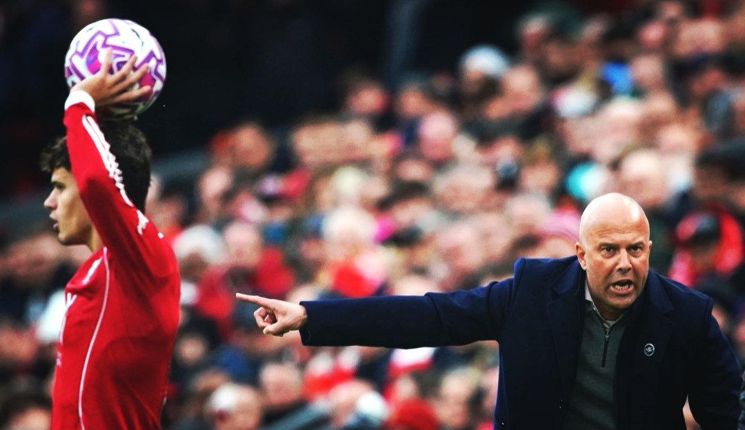 What would Slot actually talk about if he couldn't mention PSG match last season &amp; low blocks 😂

Gerrard right, he needs to give it a rest re low blocks—we've been dealing w/ them since Shankly's time.

He's not manager Feyenoord anymore; this is how teams play vs LFC.