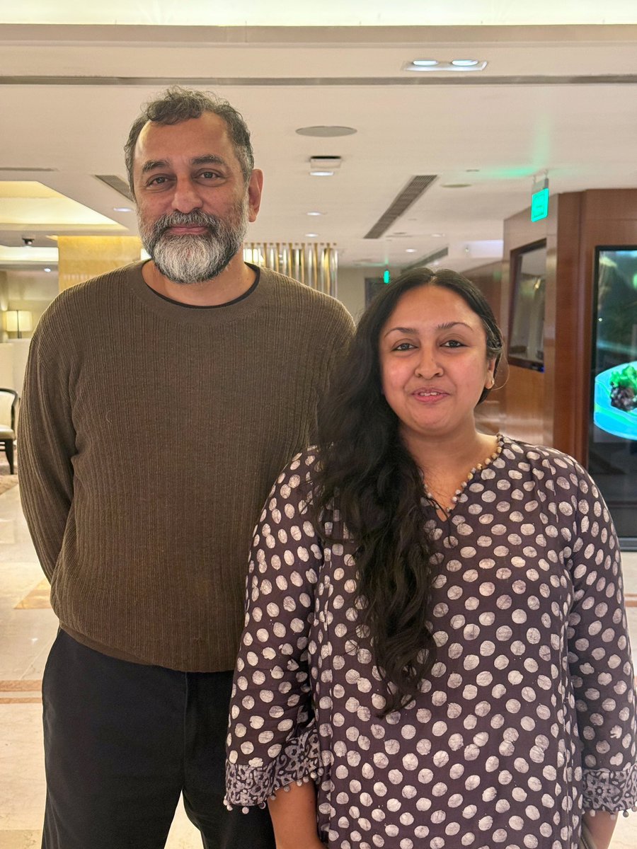Z_Tasreen's tweet photo. My fangirl moment 😬 https://t.co/jH11kT5gZw