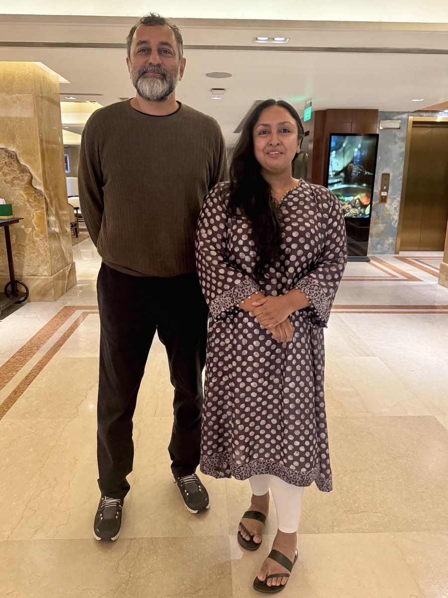 Z_Tasreen's tweet photo. My fangirl moment 😬 https://t.co/jH11kT5gZw