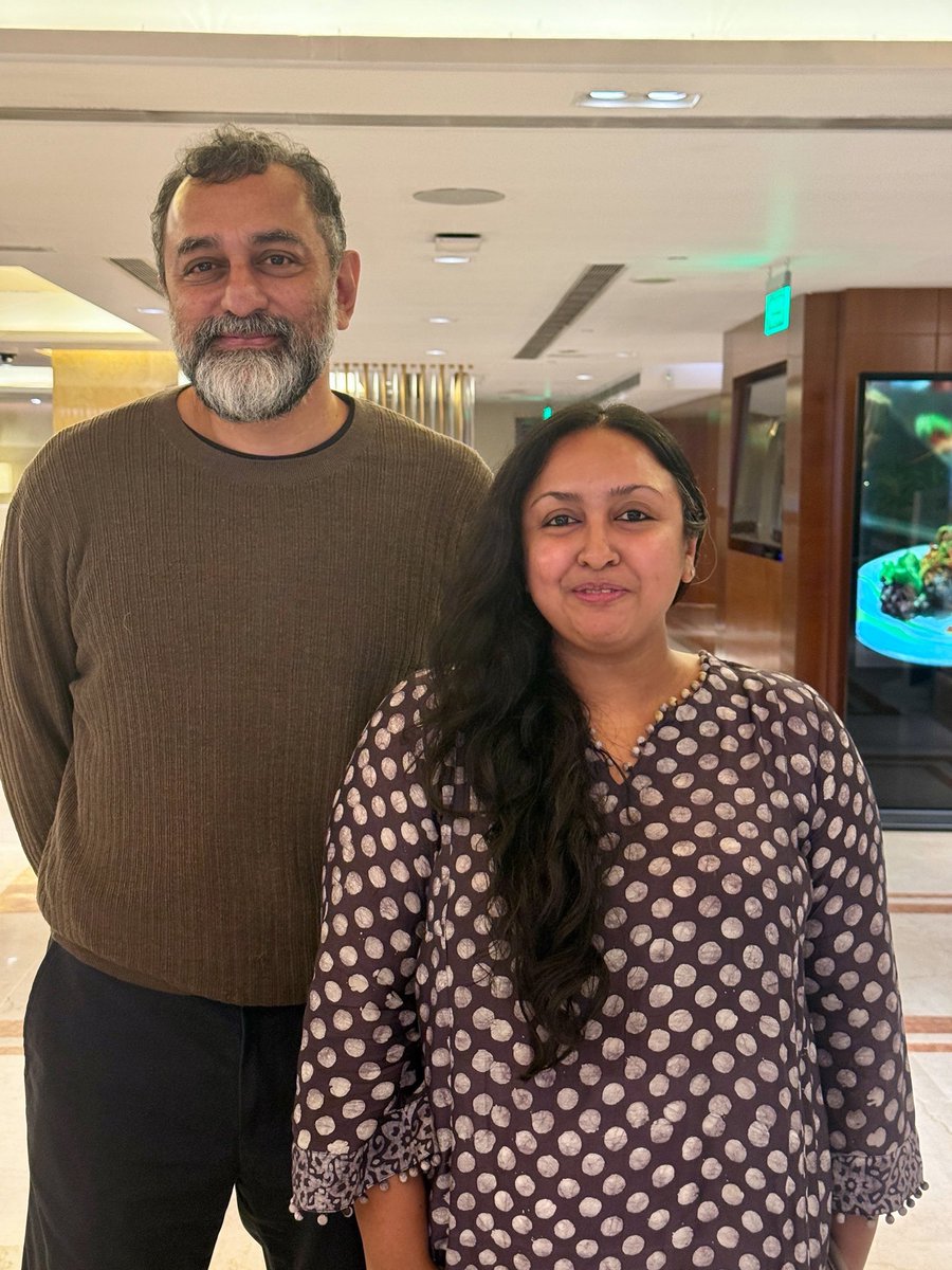 Z_Tasreen's tweet photo. My fangirl moment 😬 https://t.co/jH11kT5gZw