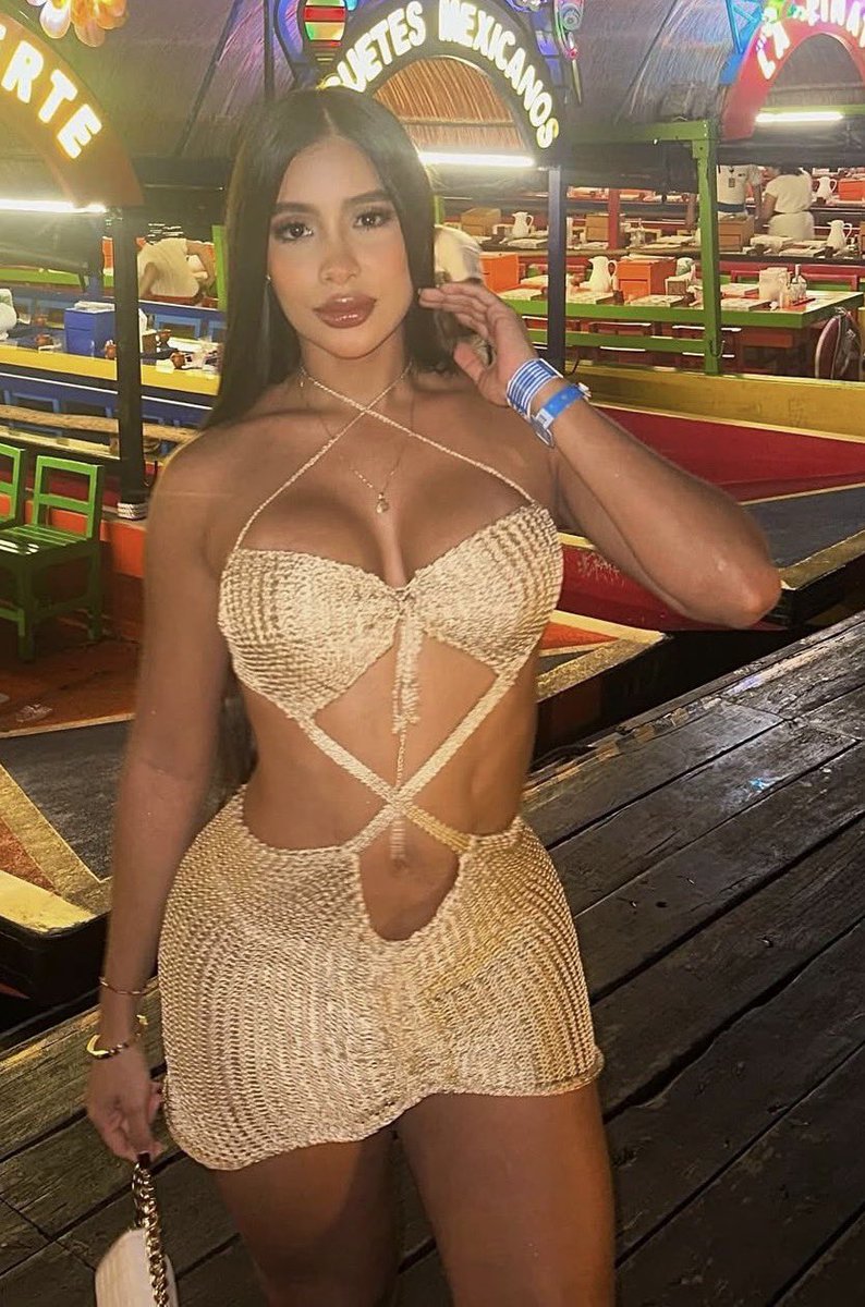 JCuckito's tweet image. This is how my wife dresses up to go clubbing with by 6’5 white boss.
My boss is inviting me, but I have to sit down and watch him dance with my revealing wife 🥵🥵