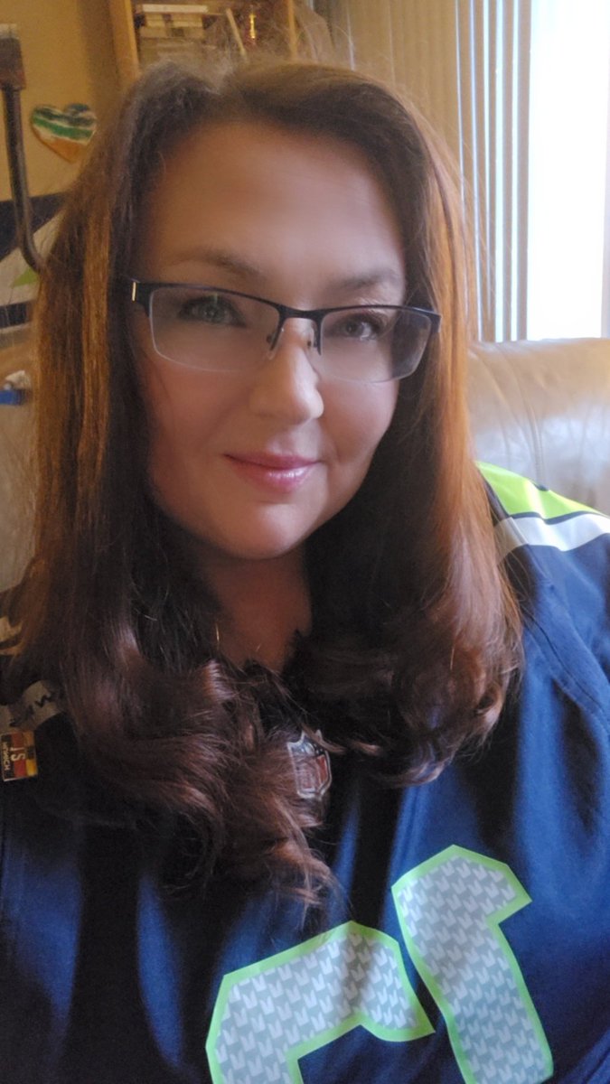 Dizzigrl77's tweet photo. @12s @Seahawks Happy Blue Friday!!! Go Hawks!!! 
💚🏈💙 https://t.co/4ce5Y6J8hb
