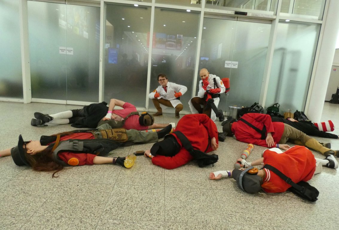 Valve Convention Cosplayers tweet media