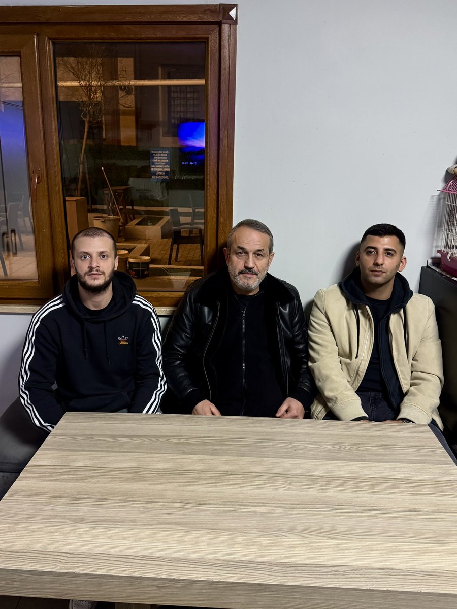 Dün, bugün, yarın. 

Biliyorsun reis, hep seninleyiz. <a href="/SebahattinReis/">Sebahattin Şirin</a>