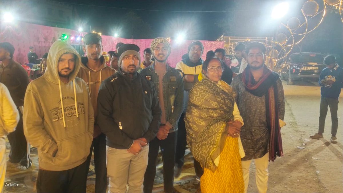 iChameliDevi's tweet photo. आज बसंत पंचमी के पावन अवसर पर जामताड़ा के राजबाड़ी स्थित पूजा पंडाल, रक्षा काली मंदिर में संध्या आरती में सहभागिता की तथा सूर्य मंदिर, आज़ाद पाड़ा के पूजा पंडाल में माँ के दर्शन कर जामताड़ा वासियों के सुख, शांति एवं समृद्धि की मंगलकामना की। https://t.co/Dd8JHsvXGE