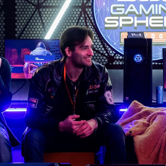 The legend Calvin really knows how to capture everyone’s best side #NewProfilePic
📸 <a href="/Calvin_CSC/">CSC</a>