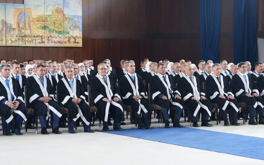 BahrainEmbIQ's tweet image. تحت رعاية معالي القاضي فائق زيدان، رئيس مجلس القضاء الأعلى العراقي، شارك سعادة السيد خالد أحمد المنصور، سفير مملكة البحرين لدى جمهورية العراق، في احتفالية يوم القضاء العراقي، وذلك بحضور عدد من الوزراء والمسؤولين العراقيين ورؤساء البعثات الدبلوماسية المعتمدة لدى العراق.