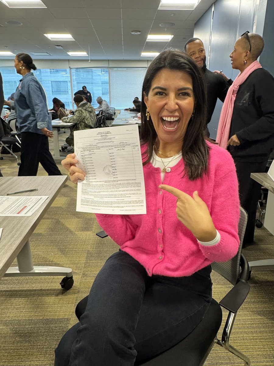 Picked up our petitions to get on the ballot to be your next member of Congress! 

Sign up here to volunteer with us! secure.ngpvan.com/_cvxqej-kkSXBH…

#brookepintoforcongress
