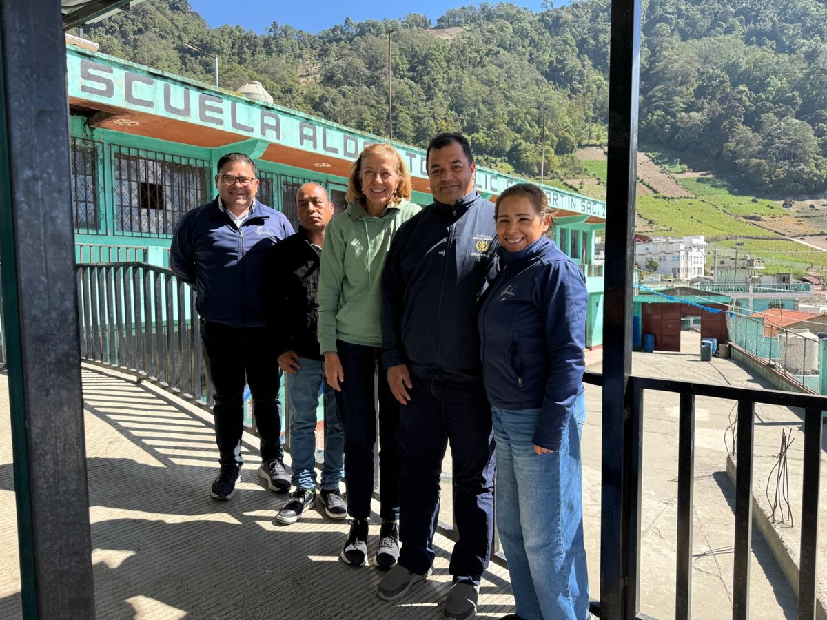 Fundación Esperanza tweet media