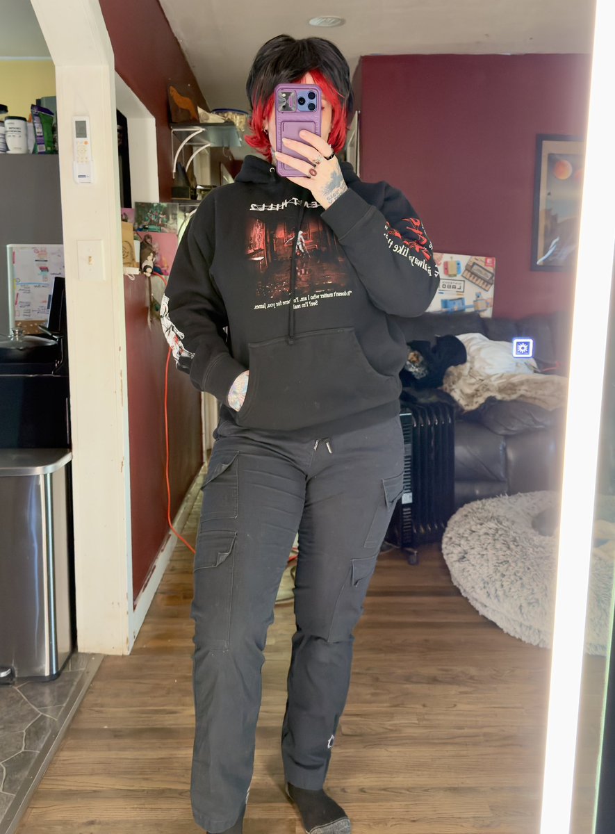 xXAutumnIvyXx's tweet image. We’re trying to decide what goth cartoon based dommymommy would wear this