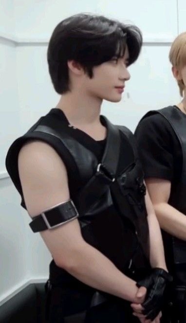 밤왼.zip (@cbg_left) on Twitter photo 