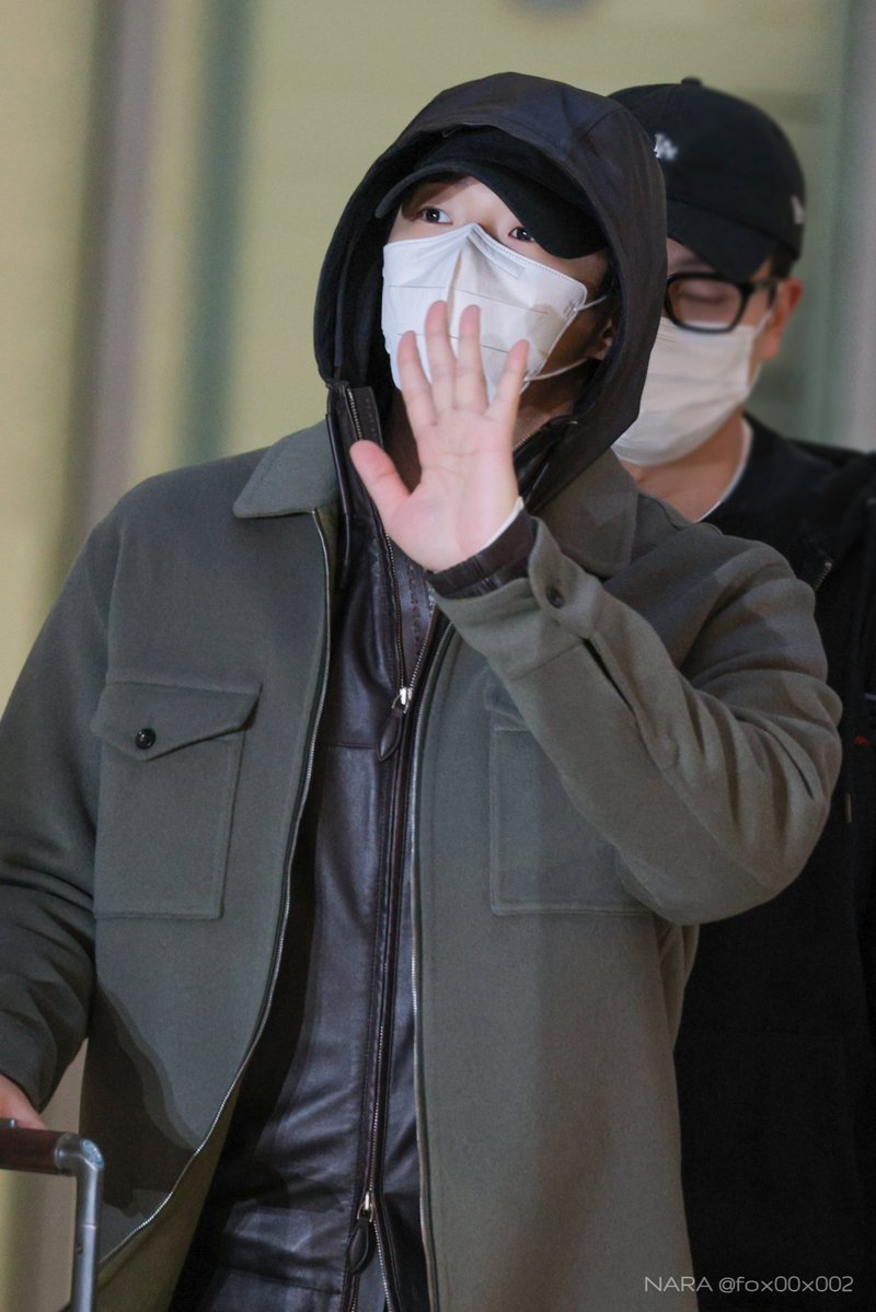 260123 Arrivals Seoul, morning!✈️What a lovely ensemble! 🐧💛😍😷❄️

#이준호 #LeeJunho #준호 #Junho #イジュノ #Berluti #O3Collective #O3CLTV #FW26 #ParisFashionWeek