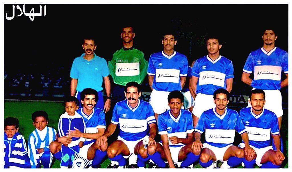 #الهلال_الفيحاء 
- الداهية البرازيلي روبرتو ريفالينو الذي احترف مع #الهلال
خلال مواسم ( 79 ،80 ،81م )
وبعد مرور 7 سنوات على وقت
انتهاء فترة احترافه 
.. وتحديدا 
( في شهر فبراير عام 1988 )
قام بزيارة نادي الهلال 
وشاركه ( ودياً ) خلال احدى
المباريات 
ودون مشاركة لاعبي الهلال