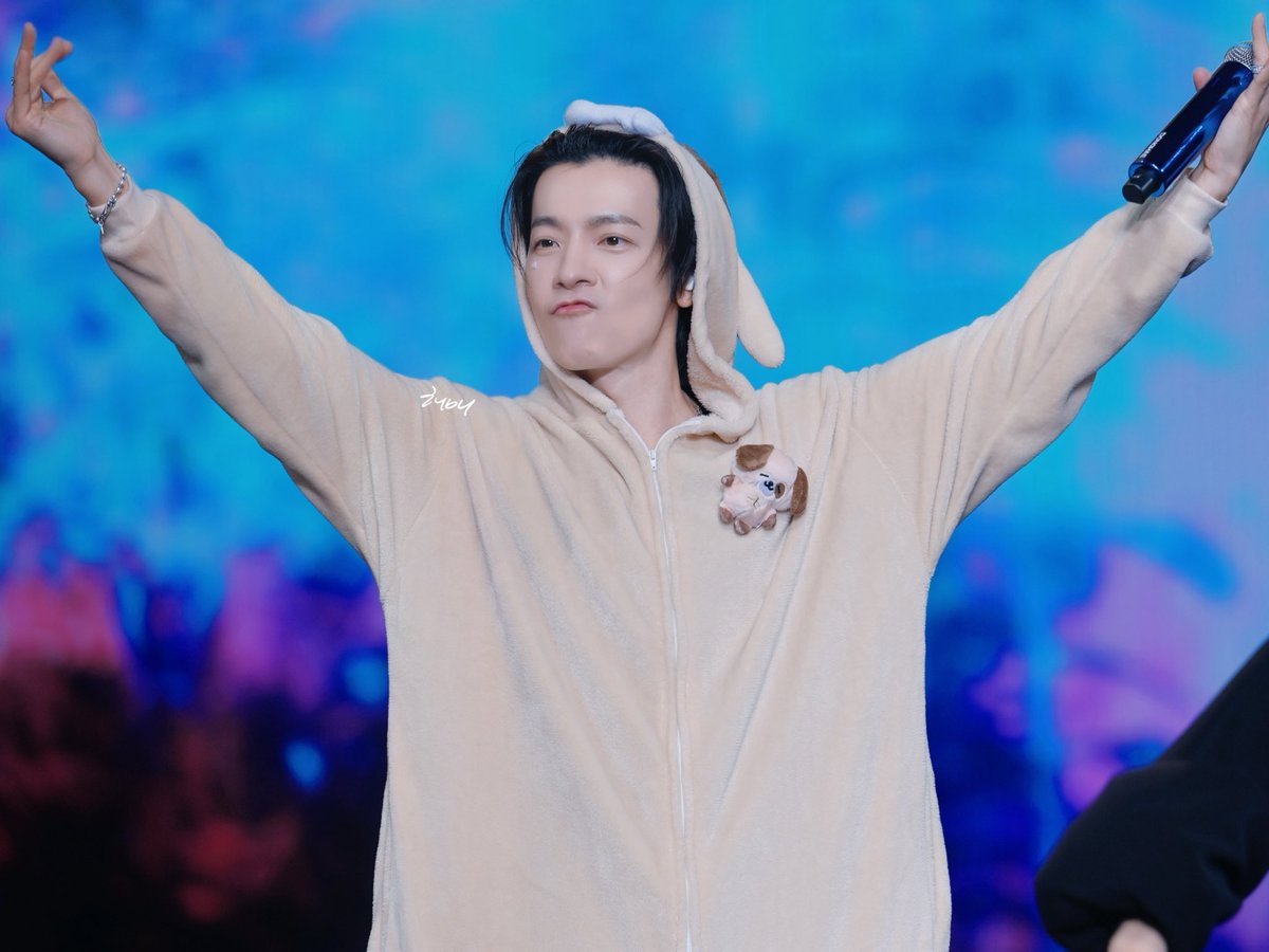 hae__tiger's tweet image. - ̗̀𖤐
｜2026.01.23 SUPER JUNIOR 20th Anniversary TOUR &amp;lt;SUPER SHOW 10&amp;gt; in #KAOHSIUNG DAY1｜

강아지 왔어! 🐾

#leedonghae #이동해 #동해 
#슈퍼주니어 #東海 #李東海 
#superjunior_dne #ode #애니 #elf
#superjunior