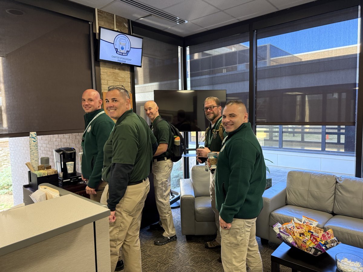 FBINAAQuantico's tweet image. The National Office has been busy this week with all the students stopping by for coffee during their second week here at Quantico! We love having them in the office ☕😊
Thank you again to the @fbinaanj for sponsoring coffee and snacks this week! #FBINAA #Session297