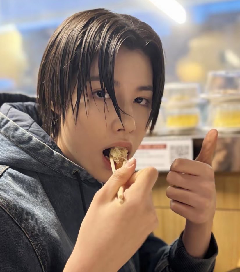 06ryfm's tweet image. #뤼닟
자기야 성겨…
                                                 나 성경책 안 읽는데?

아니 성격 좀 죽이라곻ㅎ