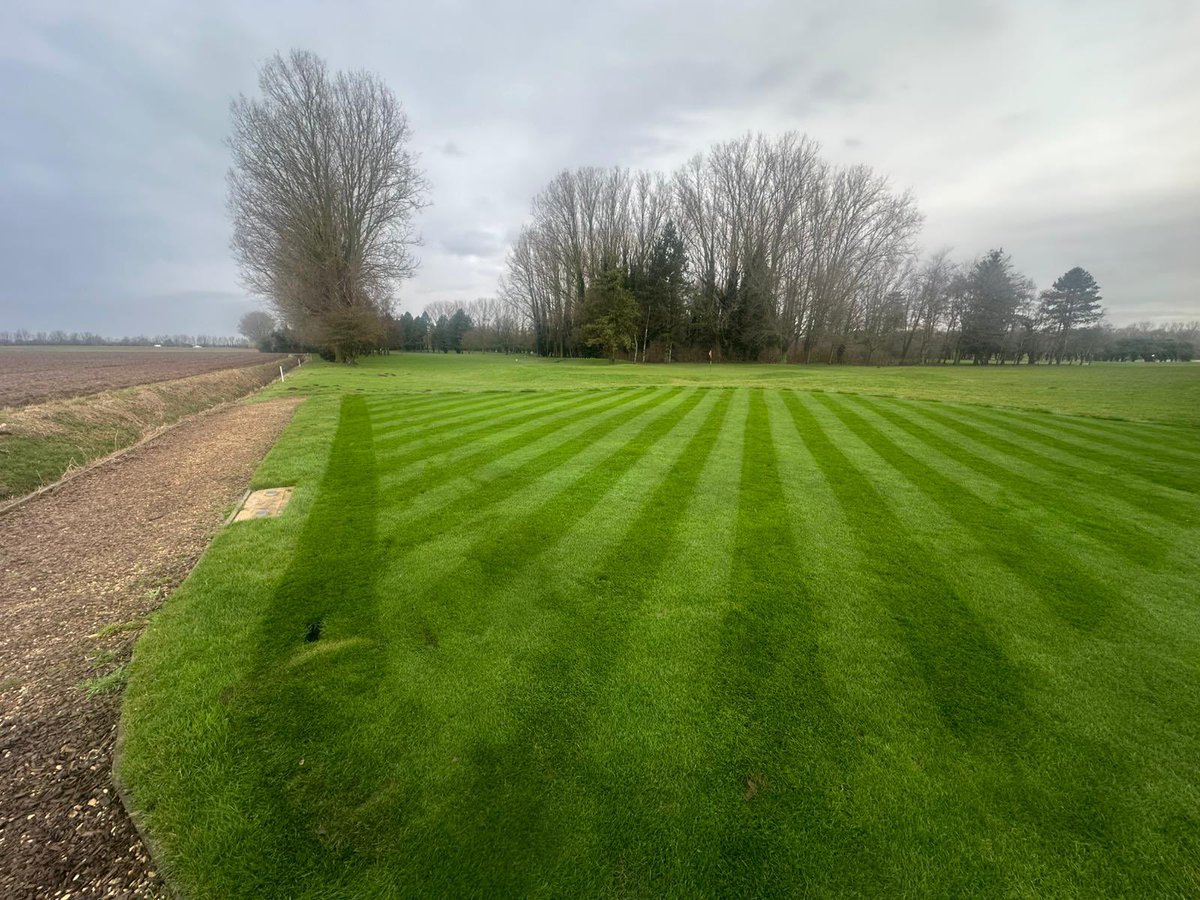 Great effort by the lads this week. Pleased to get the 1st and 2nd tees turfed with a break in the weather. Lots of bunker prep ready for next week and the tees getting a trim. Enjoy the weekend everyone. ⛳️👍
