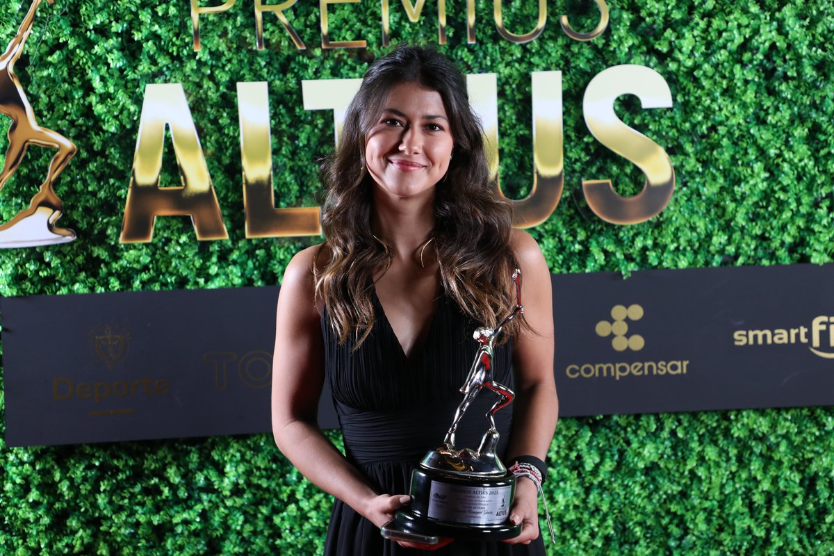 OlimpicoCol's tweet photo. Daniela Verswyvel obtuvo el Altius de plata en la categoría Promesa del Año tras una temporada de alto nivel en el esquí náutico, con resultados destacados a nivel internacional.
#PremiosAltius https://t.co/TJnXaSfS3n