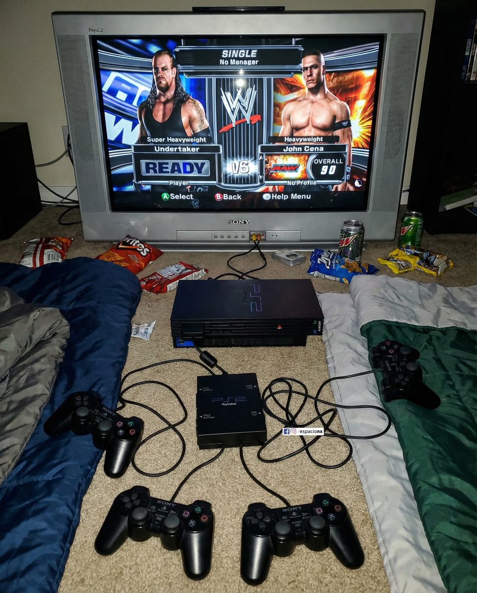 HeartBreakCorb's tweet image. Late night sleepovers 🎮