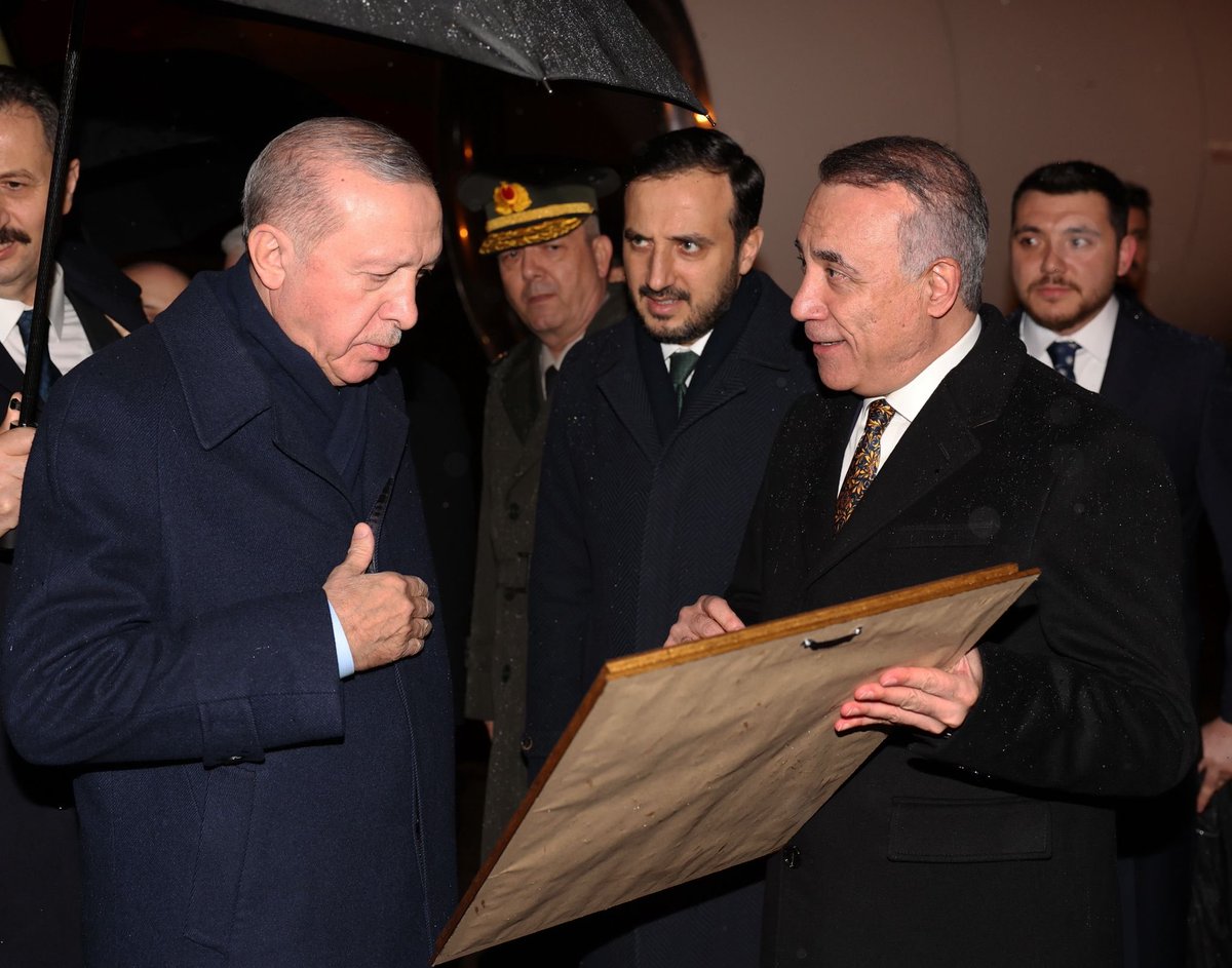 ACES Europe tarafından tescillenen 2026 Avrupa Spor Şehri unvanımız kapsamında yürüttüğümüz çalışmaları, Cumhurbaşkanımız Sayın Recep Tayyip Erdoğan’a arz ettik.
Sporun, gençliğin ve geleceğin şehri olma yolunda kararlılıkla ilerliyoruz.
Her daim destekleriyle yanımızda olan