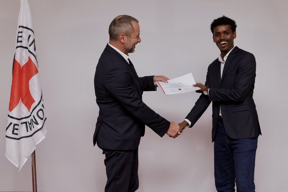 Hambalyo! Abdulhafid Mohamed delivered the best paper from Somalia in <a href="/ICRC/">ICRC</a>’s Essay Competition for East African Universities. Congrats to him &amp; <a href="/MogUniver/">Mogadishu University | جامعة مقديشو</a>. We continue our work with Somali academic circles to promote #IHL.