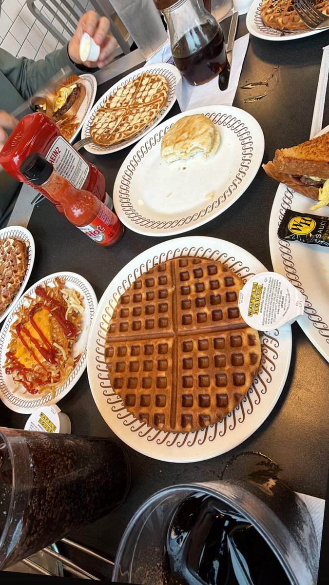 Katie Cavender 👩🏻‍💻 tweet media