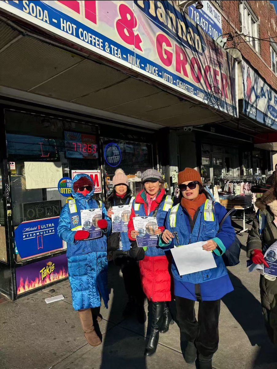 ACW_BK's tweet photo. ACW patrolled the community and checked in with our neighbors. ❄️
We spoke with store owners and community members about the snowstorm moving through, we hope everyone stays https://t.co/fCfP87vfdk