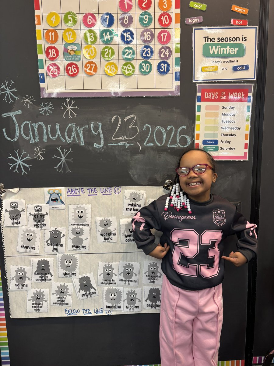 “Mrs Hawkins, I match the date!” 🤞🏻💙🦈 <a href="/WoParkSharks/">Worthington Park Elementary School</a> #itsworthit