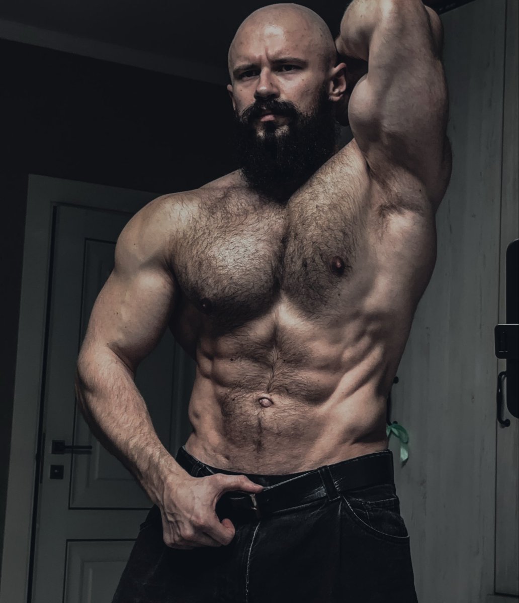 Mister Stone tweet media