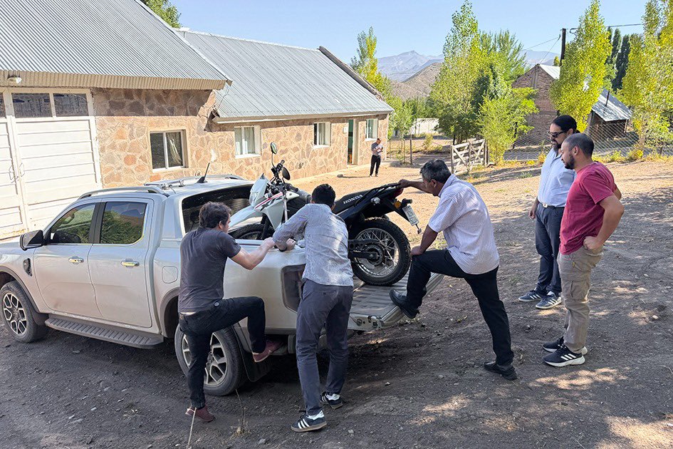 Mingabinetenqn's tweet photo. #Cochico
Refuerzan la movilidad de agentes sanitarios con motos y cuatriciclos en el interior de la provincia
Se entregó una motocicleta destinada a los agentes sanitarios de Cochico, la localidad más alejada de la capital neuquina.
Leer más👇
https://t.co/rwfWD3b1ny https://t.co/rL5bBIKyM8