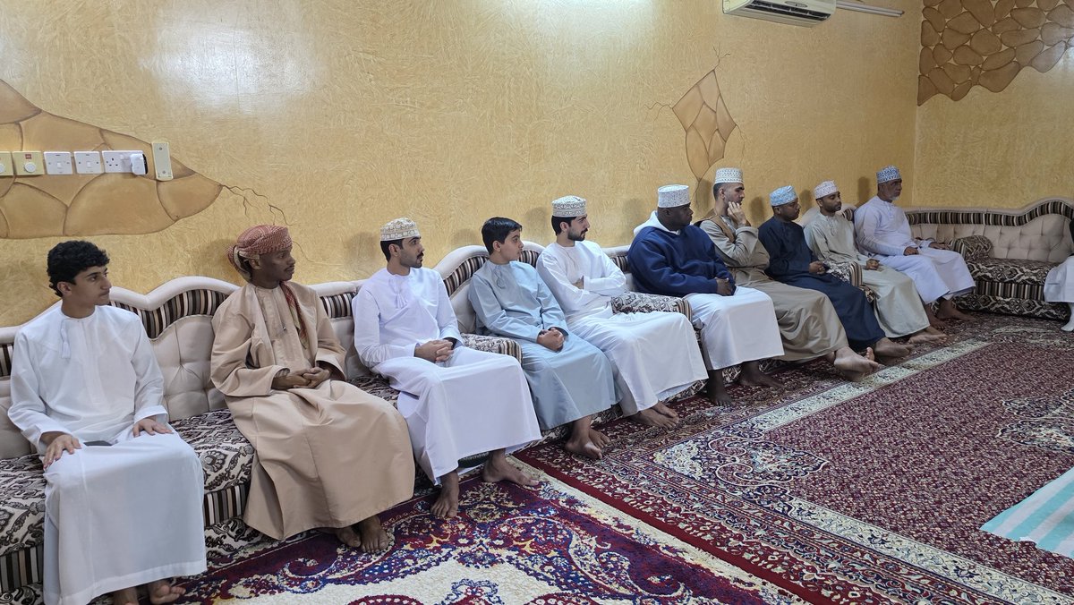aeesteam's tweet photo. جانب من إجتماع إدارة فريق العيص الرياضي، حيث تم مناقشة أبرز النقاط المتعلقة بالفريق، بالإضافة إلى إعداد الفريق للمشاركة في دورة النادي. https://t.co/P3GU0xYer7