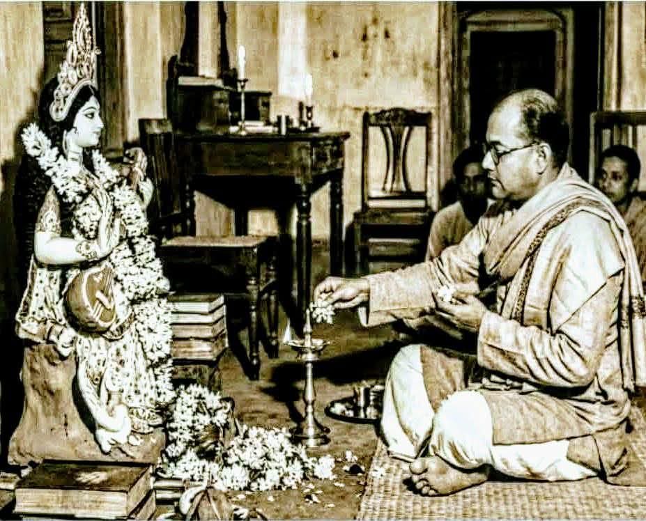 DAD_1946's tweet photo. @khappar_wali @Bramha_3 @KdwivediVinod @DrRekha43103237 @ChhayaGupta13 @12_O_92 @Vandana80312531 @Hritu_6 @basubiet @satish04957462 @shyamkishorkum1 @JayMahanGodse1 @kpschauhan16052 @mukeshspeaker @C_M_P17 @BindaPressed @nishakauri @TukaramKoli10 @sukma33364024 @AmitShah @KapilMishra_IND @TajinderBagga @Arnab_RBharat @PMOIndia @HMOIndia @VijayaGkp @RaniPG1 @AAKHAND_BHARAT @RPPATTNAIK1 @A_vani_Hindu @CBarwad @immmantra @annodomin1 @Annusharma21 @BjpSarojini @bandushingote @AnjuMishraaa @narendramodi_in @narendramodi @BhuvneshKaush10 @BitterTruth44 @ramdulr1 @ArchanaRajdharm @Baagi_01 @rashtrapremi_01 @Neetac7 @SanatanKiJwala @UpadhyayOffice @Pushpendraamu #बसंत_पंचमी के महापावन अवसर पर #मां_सरस्वती_जी के #प्राकट्य_दिवस को #मां_सरस्वती_पूजन_दिवस के रूप में मनाते भारत के सच्चे #परंप_पराक्रमी_सपूत व भारत के #पहले_वास्तविक_प्रधानमंत्री '#श्री_सुभाष_चंद्र_बोस_जी‌' को कोटिः नमन।
🚩🛕💐🪔🙏🥷 https://t.co/HYGX3XQ8DV