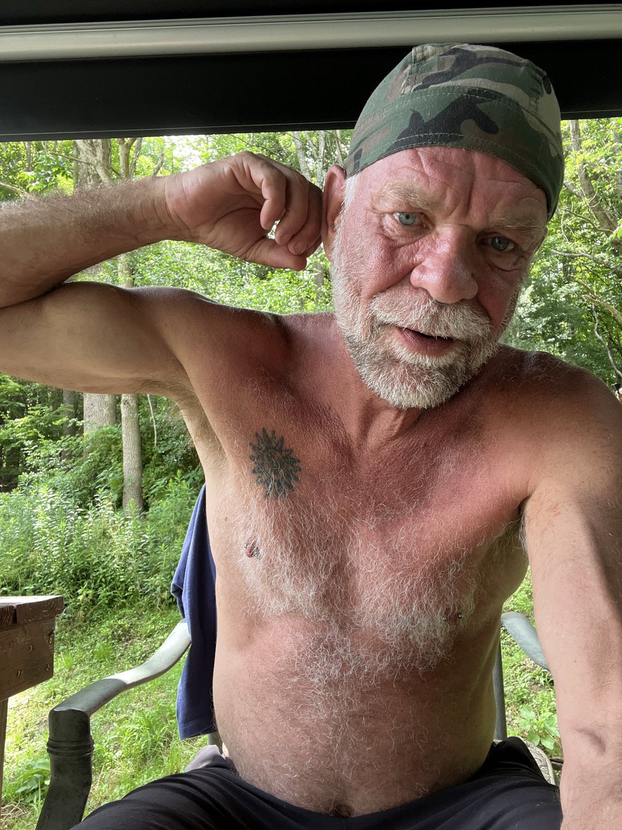 Daddy Max tweet media