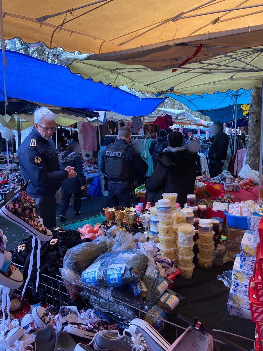 Image de Préfet du Val-d'Oise - 🛑 #Sécurité #LutteContreLaVenteSauvage | À Sarcelles, opération de contrôle menée sur le marché ce 