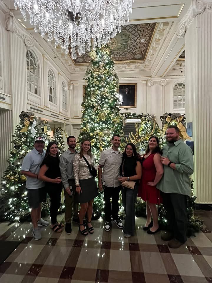 WagonsWast21781's tweet image. On Episode 61, @CounselorTodd, @TravisOLPC28, &amp;amp; Sean discussed how they recently went hotel #barhopping to grab drinks and see the #holiday decor! The crew all said they had a great time and should make it an annual thing! They visited #TheRitzCarlton, #TheRoyalSonesta, &amp;amp; more!🏨