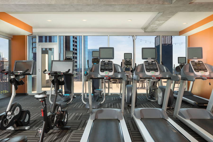 💪 New year, new goals! Stay motivated with the 24-hour fitness center at SkyHouse Austin Apartments. Tour today! #FitnessGoals #NewYearNewYou #SPGCommunity simpsonpropertygroup.com/apartments/aus…
