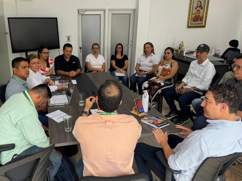 ContraloriaMeta's tweet photo. Empezamos nuestro día instalando Auditorías de Cumplimiento, la primera de ellas en el municipio de Cumaral-Meta, Capital Mundial de la Vaquería. https://t.co/5DGQUuNl46