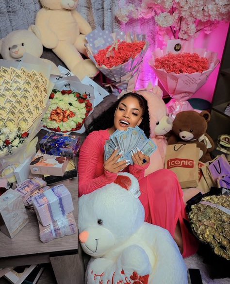 CarolPrim3's tweet image. On my birthday I only receive Birthday Messages.🥹