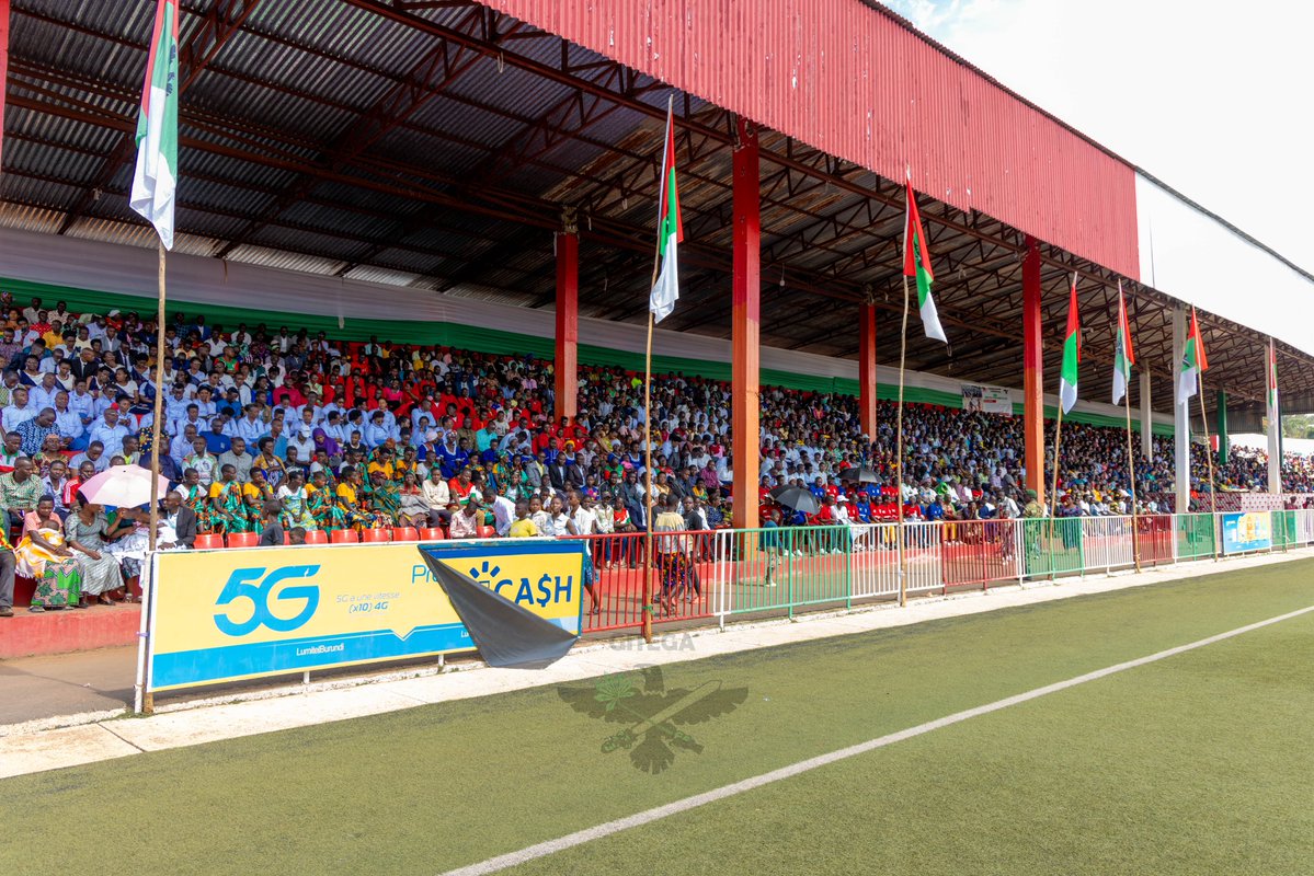 #J2:Abo bakozi b'Imana bakaba basavye indongozi kwigisha abo barongoye birabishako maze bakabaja imbere kandi bakaba abinengesera mu nyifatozo, mu mvugo no muvyo bakora maze bigashingira ku kwiragiza Imana mu bikorwa vya misi yose maze amajambo y'indongozi akajana n'ibikorwa.