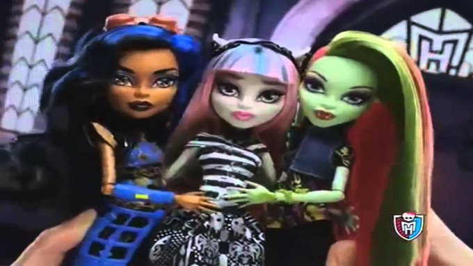 dollyknife's tweet image. why does it look like rochelle robecca and venus are in a polycule and rochelle is expecting