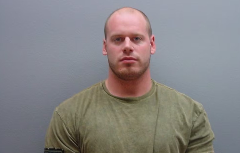 blogdelosguachs's tweet image. Ryan Wedding, uno de los diez fugitivos más buscados del FBI, fue arrestado esta madrugada por agentes del FBI en totolapan estado de #Morelos en conjunto con SSPC 
Fue ubicado atraves de un vuelo de de reconocimiento dirigido por estados unidos