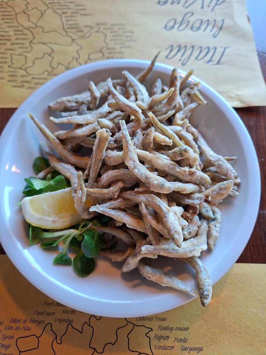 Stasera si cena all’ora delle galline ma con entusiasmo.

Buona serata e a domani. 😎🥂🤗