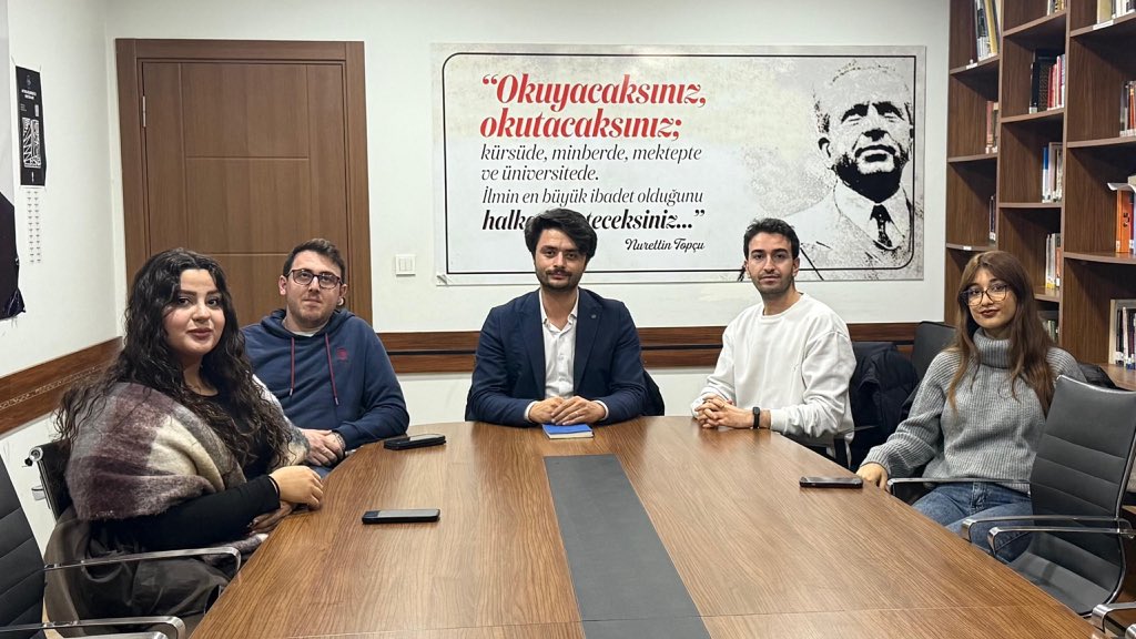 İnsan Hakları Komisyonumuz Muhammet Kartal başkanlığında,Komisyon Üyelerinin katılımıyla haftalık olağan toplantısını gerçekleştirdi.