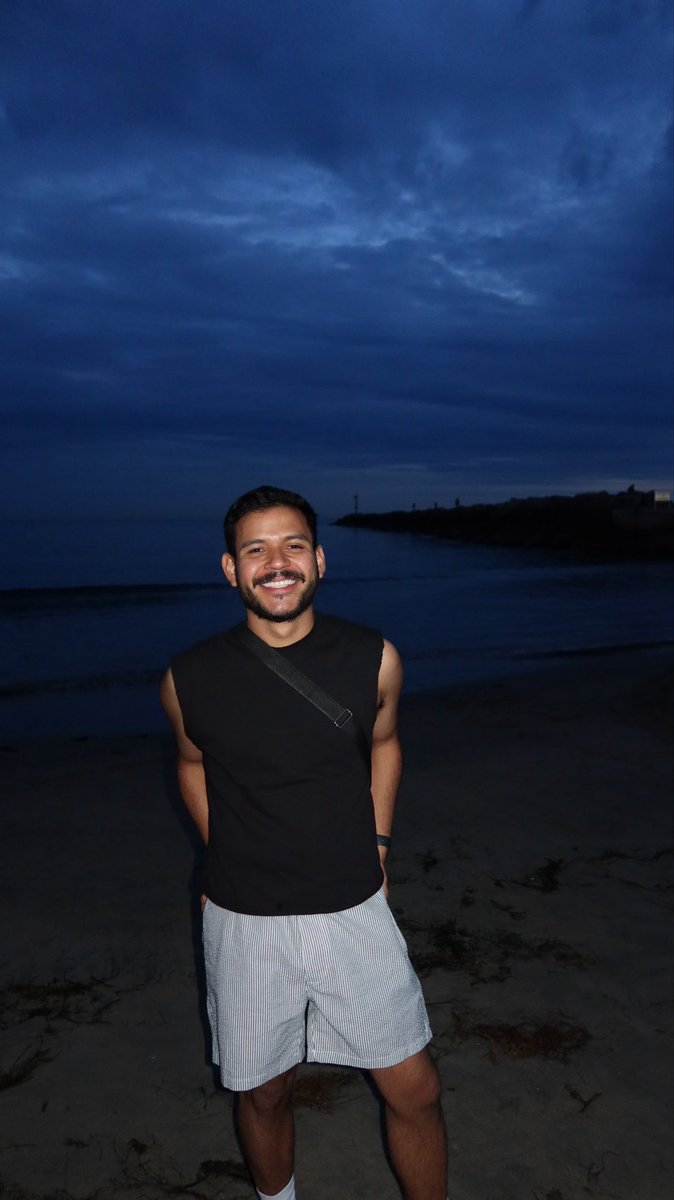 emercbe's tweet image. Where’s the midnight sunnn???