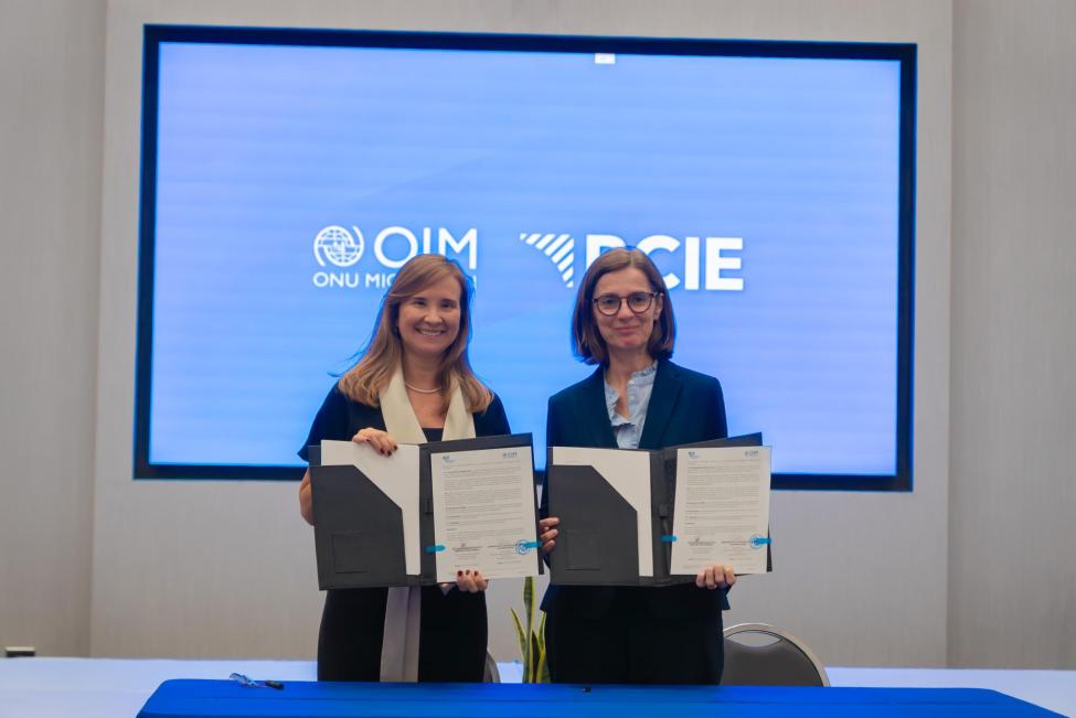 OIM_LAC's tweet photo. La OIM y el @BCIE_Org formalizan una alianza estratégica para fortalecer la cooperación regional en migración, impulsando proyectos conjuntos en Centroamérica y 🇩🇴 en áreas como reintegración sostenible, migración laboral, protección y cohesión social.

🔗 https://t.co/lNRpGvV4ae https://t.co/Mv8OfUraGt