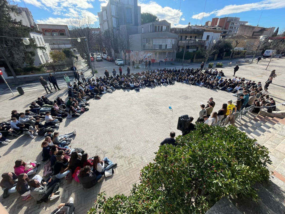 Grup Treball Exili Deportació Holocaust tweet media