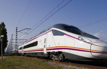 elalcazar_es's tweet image. ADIF reduce a 60km/h la velocidad de AVE de un tramo entre Madrid y Valladolid “por deformación en la vía”.

Seguir: @elalcazar_es