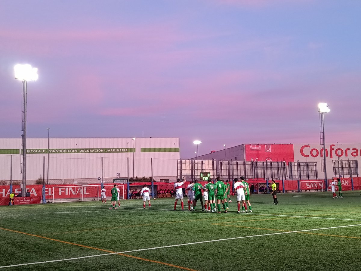 LesterEDrake's tweet image. Playing catch up here.....an excellent point for Botti in an even game, although so near to +3 Great to see Sanse fans Diego and Angel before and thanks for the invite 🙏🏻🤗
⚽ @UDSanse B v @SADvillaverde 
🏆3RFEF
🏟️Matapiñonera anexo
💶Invitation (10€)
📆11.01.26