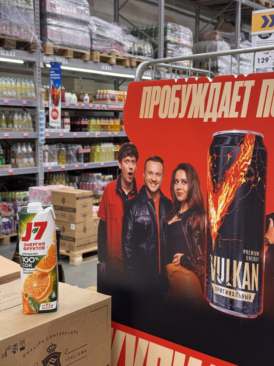 improdrl's tweet image. кстати, 31 декабря ходили с мамой и братом по магазинам и тут я вдруг слышу от брата: «о, смотри! антон!»

🤭🤭